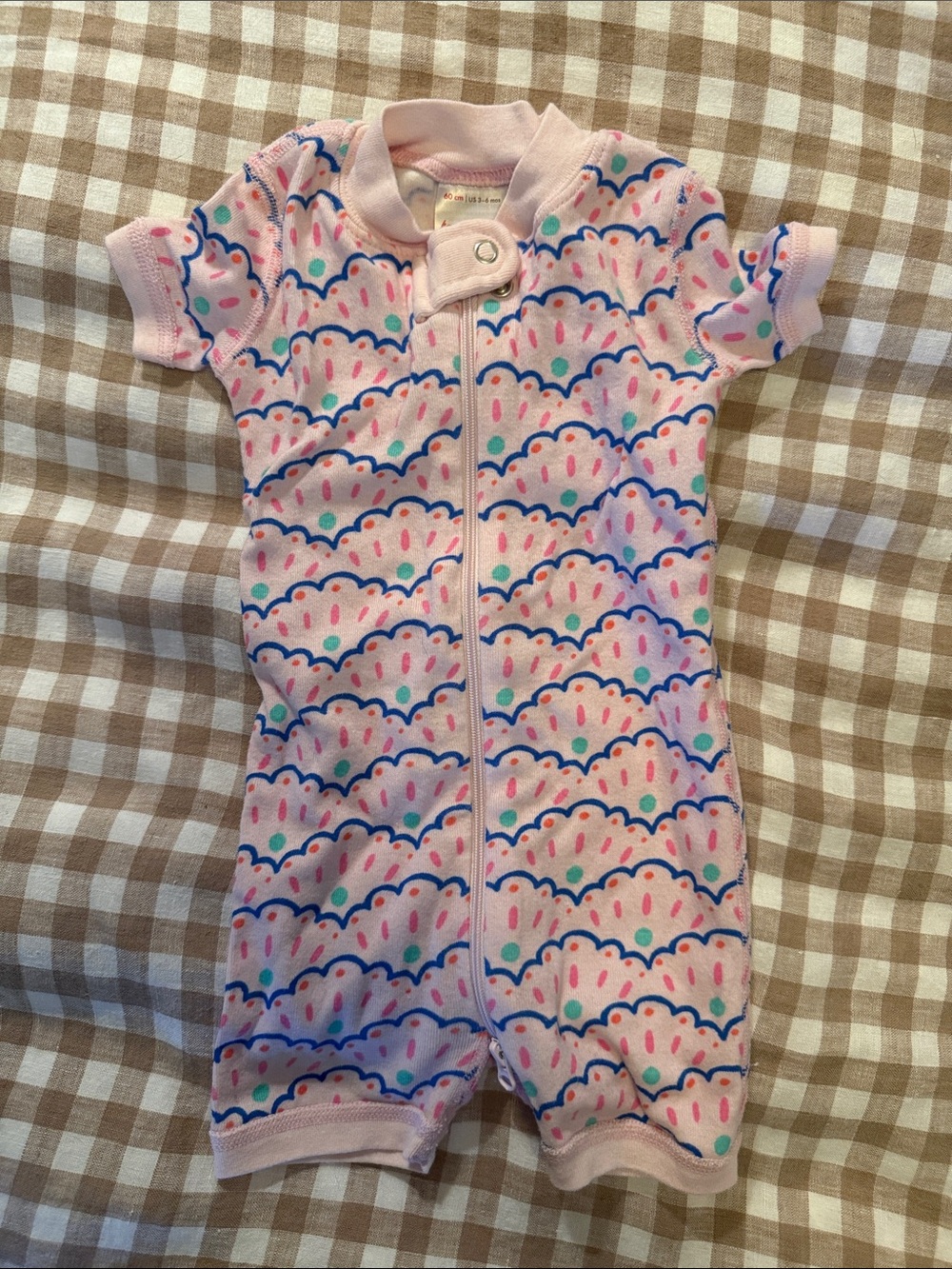 Hanna Andersson Pink Short-Sleeve Zip Romper with Multicolor Sprinkles